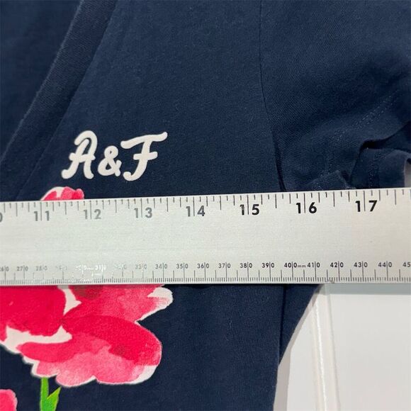 Abercrombie & Fitch Floral Tee M Y2K 2000s V Neck Graphic T-Shirt Navy Pink - Picture 6 of 8
